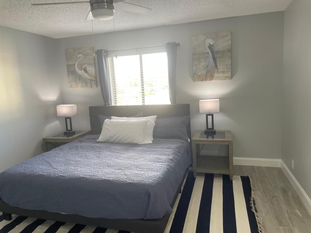 Sunny Palms Inn Лейк Уърт Екстериор снимка