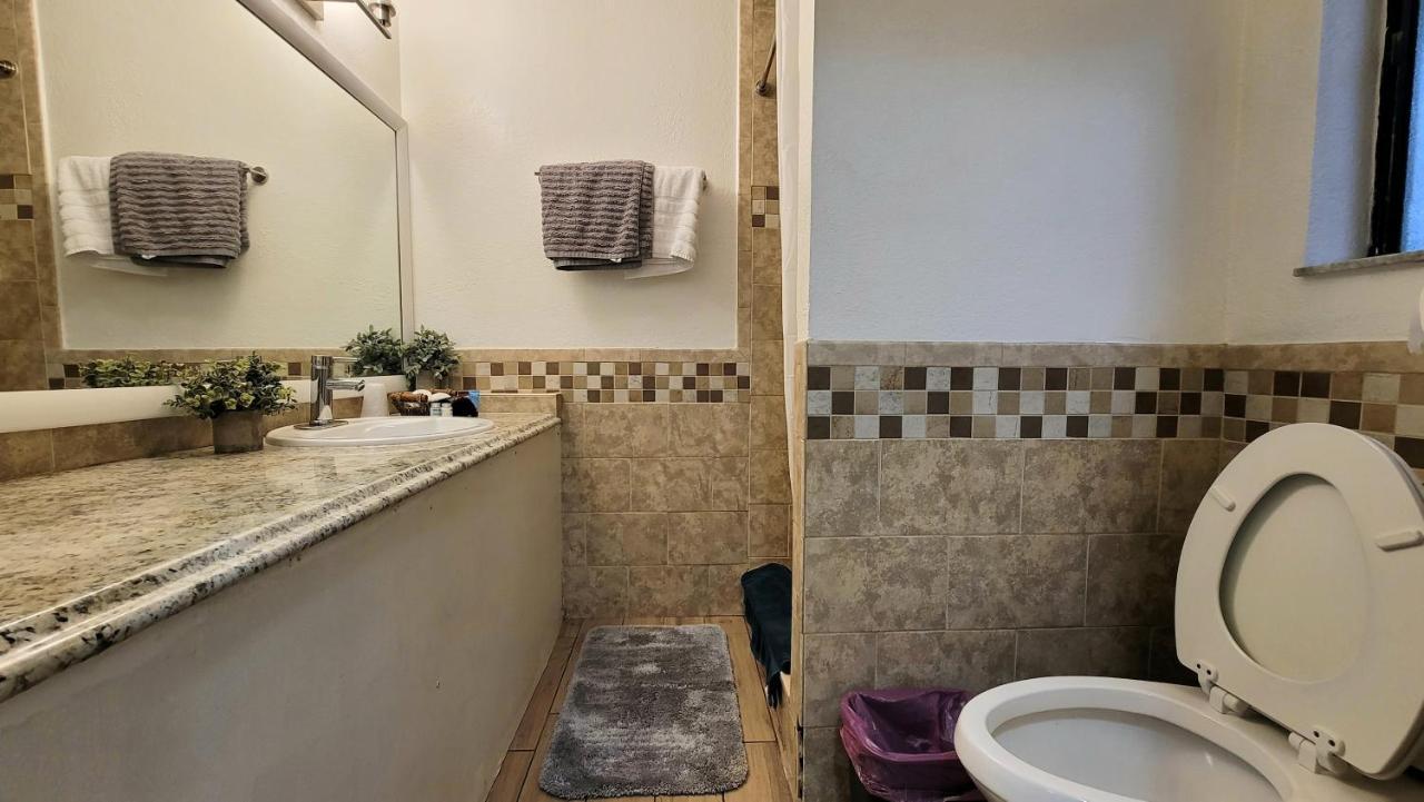 Sunny Palms Inn Лейк Уърт Екстериор снимка