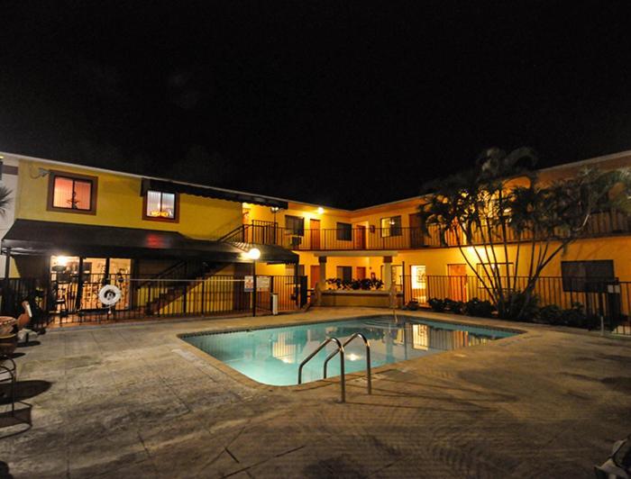 Sunny Palms Inn Лейк Уърт Екстериор снимка