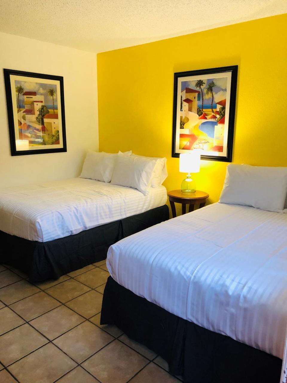 Sunny Palms Inn Лейк Уърт Екстериор снимка