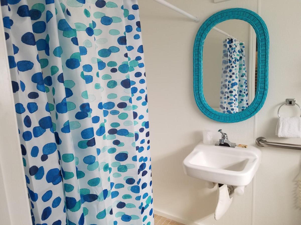 Sunny Palms Inn Лейк Уърт Екстериор снимка