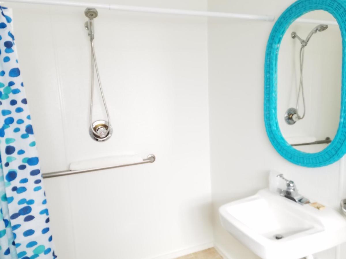 Sunny Palms Inn Лейк Уърт Екстериор снимка