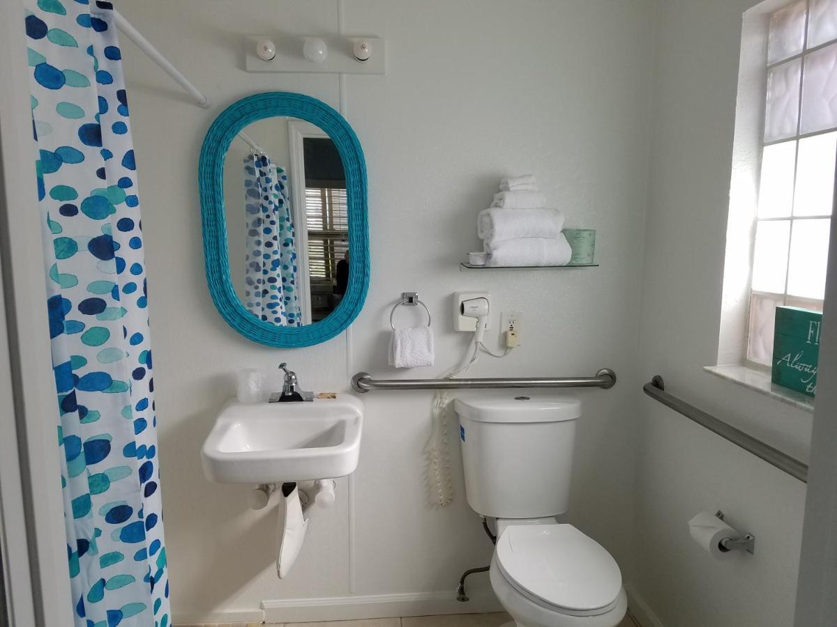 Sunny Palms Inn Лейк Уърт Екстериор снимка